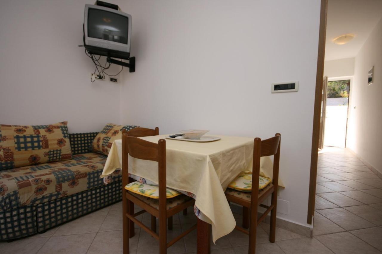Apartments By The Sea Stara Novalja, Pag - 6301 Exterior foto